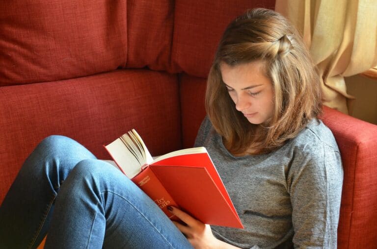 read, a book, girl-515531.jpg